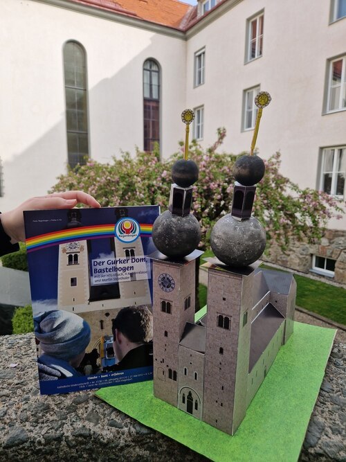 Gurker Dom zum Nachbasteln. Hier wurde der Dom von unserem Zivildiener Max gebastelt. Erhältlich bei uns im Webshop: <a  data-cke-saved-href=“https://shop.kath-kirche-kaernten.at/p/der-gurker-dom“ href=“https://shop.kath-kirche-kaernten.at/p/der-gurker-dom“ target=“_blank“>Gurker Dom zum Basteln</a>. Gerne können Sie uns Ihr Endprodukt zum Veröffentlichen schicken auf: regenbogen@kath-kirche-kaernten.at