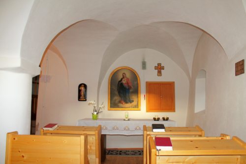 Jeden Freitag trifft sich der charismatische Gebetskreis um 19.30 Uhr in der Hauskapelle des Pfarrhofes (© Foto: Pfarre)