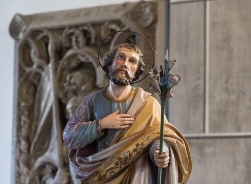 Statue des Hl. Josef in der Stadtpfarrkirche St. Markus in Wolfsberg (© Mag. Bernhard Wagner).