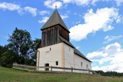 In der Filialkirche in Höllein werden zukünftig wieder zwei Glocken erklingen. (© Foto: Pressestelle) In der Filialkirche in Höllein werden zukünftig wieder zwei Glocken erklingen. (© Foto: Pressestelle)