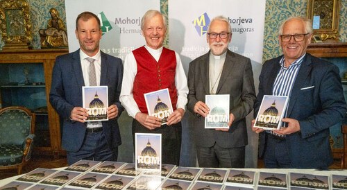 Dompropst Guggenberger mit Bischof Marketz, Hermagoras-Chef Hren (l.) und Verlagsdirektor Kelih; Foto: Diözesan-Pressestelle/Neumüller Dompropst Guggenberger mit Bischof Marketz, Hermagoras-Chef Hren (l.) und Verlagsdirektor Kelih; Foto: Diözesan-Pressestelle/Neumüller
