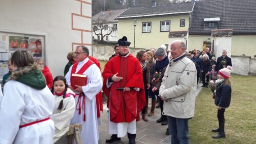 Festgang zur Kirche (Pf. KSP)