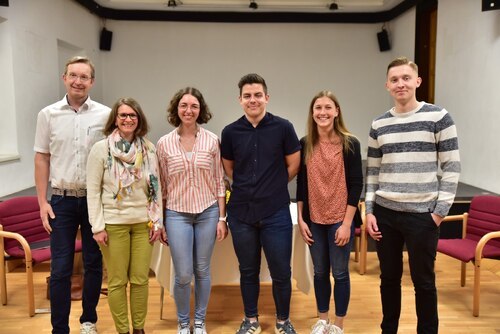 Odborniki z leve: Hanzej Micheuz, Katrin Micheuz-Schaffer, Ana Einspieler, Roman Petek, Helena Gregorn, Damjan Stern. Na sliki manjka Aleksandra Szymanowicz-Hren (SPD Trta)<br />
Odborniki z leve: Hanzej Micheuz, Katrin Micheuz-Schaffer, Ana Einspieler, Roman Petek, Helena Gregorn, Damjan Stern. Na sliki manjka Aleksandra Szymanowicz-Hren (SPD Trta)<br />
