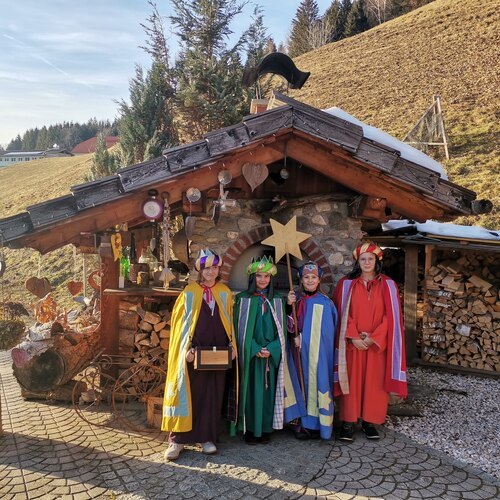 Sternsinger (C) Pfarrteam Sternsinger (C) Pfarrteam