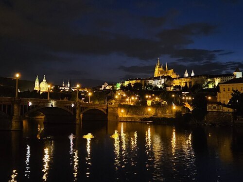 Abendlicher Blick auf Prag.<br />
Foto: Christina Leeb Abendlicher Blick auf Prag.<br />
Foto: Christina Leeb