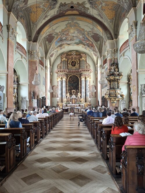 Bildunterschrift (Bildrechte sind zwingend anzugeben!) Bildunterschrift (Bildrechte sind zwingend anzugeben!)