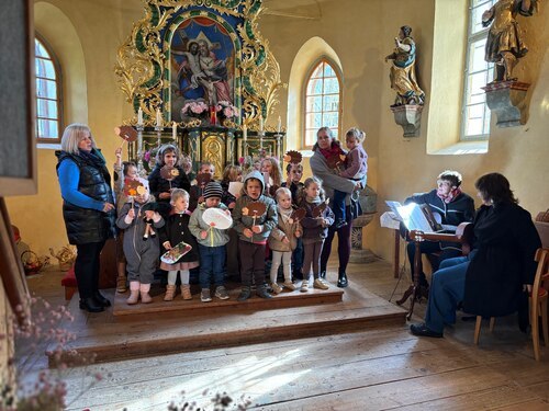 musikalische Gestaltung: Kindergarten Dreifaltigkeit<br />
Foto: Maria Wieser