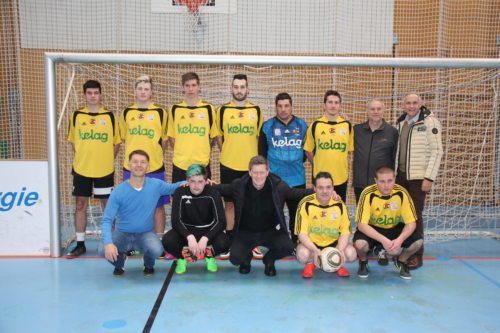 Landessportdirektor Arno Arthofer, Vizebürgermeister Jürgen Pfeiler und DSG Kärnten Obmann Ernst Nagelchmied mit dem Team der Suchtberatung Klagenfurt (© Foto: Ogris/DSG Kärnten)