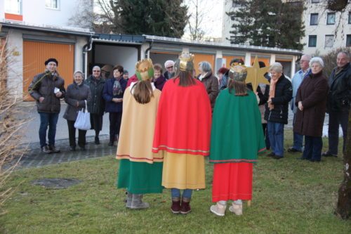 Wohnblocksingen in der Pfarre St. Peter (© Foto: dka)