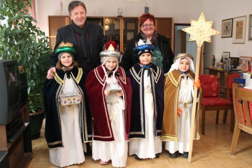 Unsere Sternsinger besuchten auch den Bürgermeister! (© Foto: CG)