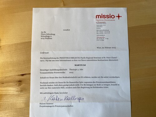 Schreiben Missio Austria vom Februar 2023 • Pismo o študijskem napredovanju misijonskega bogoslovca (Foto: Pfarrarchiv Schwabegg/ Žvabek)