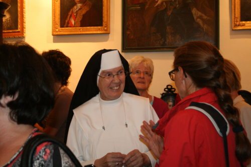 Die interessierten Besucher bei der Begegnung im Elisabethinenkloster. (© Foto: Stadtpastoral)