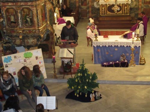 Firmlinge haben die hl. Messe am 4. Adventsonntag mitgestaltet. (Bild: PSt)