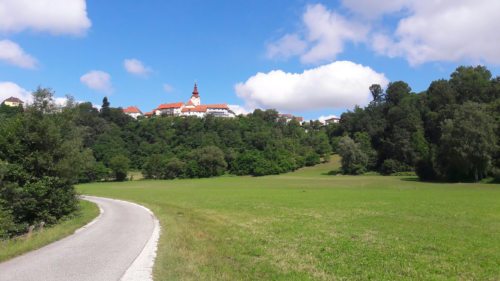 © Pfarre St. Magdalena / Sofie Oberortner / Blick von Stausee aus