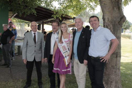 Vizepräsident Dir Alois Lach, Präsident Thomas Krainz (beide DSG Klopeinersee) Miss Kärnten Jasmin Wedenig, Sportunion Vizepäsident Hans-Werne Megymorez und Diözesanreferent Markus Auer (v.l.n.r) (© Foto: DSG Kärnten/Schwagerle)