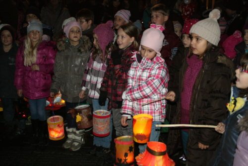 Die Laternen haben den Abend erleuchtet. (© Foto: Stadtpastoral)