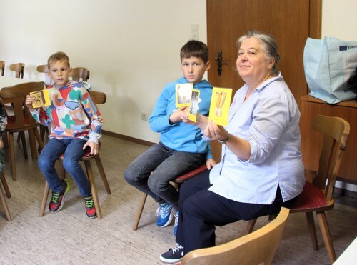 Nikolaus und Simon mit Frau Weber (C) Bettina Mayer