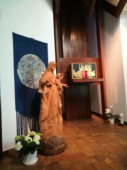 Maria, die wahre Brückenbauerin, Pontifica (aus der Kapelle in St. Modestus) Maria, die wahre Brückenbauerin, Pontifica (aus der Kapelle in St. Modestus)