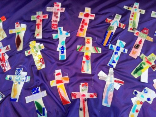 Jedes Kreuz ist ein kleines Kunstwerk (© Foto: Irene Reichl)