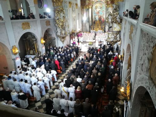 Bischofsweihe von Msgr. Dr. Josef Marketz am 02.02.2020 im Klagenfurter Dom (Foto: Pfarrarchiv Neuhaus-Suha) Bischofsweihe von Msgr. Dr. Josef Marketz am 02.02.2020 im Klagenfurter Dom (Foto: Pfarrarchiv Neuhaus-Suha)