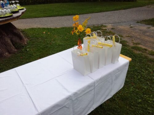 Geschenke mit den Fußabdrücken | Darila z odtisi nog<br />
Foto: P. P. Geschenke mit den Fußabdrücken | Darila z odtisi nog<br />
Foto: P. P.