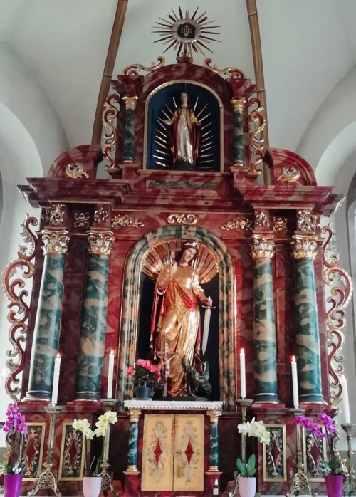 Foto: © Irene Kulnik<br />
Altar mit der Hl. Margareta