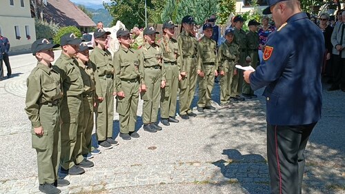 Angelobung der Jugendfeuerwehrkammerad:innen Radweg (© Peter Artl)