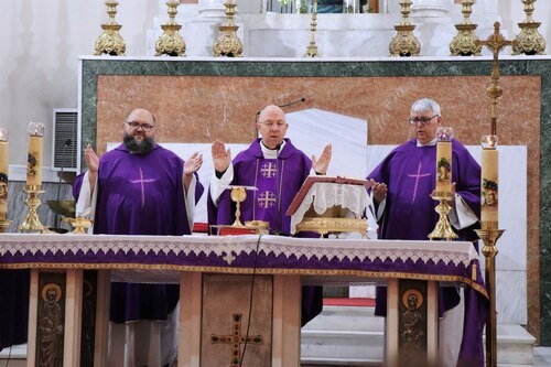 Gottesdienstfeier in der Katholischen Kirche in Thessaloniki (Foto: © PAss. Peter Artl)