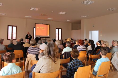 Großes Interesse an Geschichten über Mutter Teresa (© Foto: Stadtpastoral) Großes Interesse an Geschichten über Mutter Teresa (© Foto: Stadtpastoral)