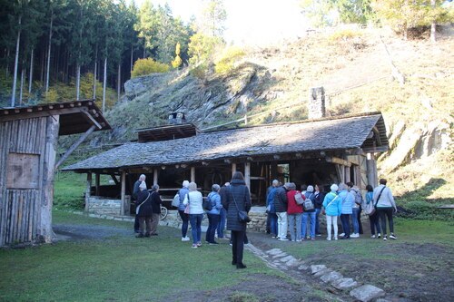 Besichtigung Burgbau (C) Brigitte Weber