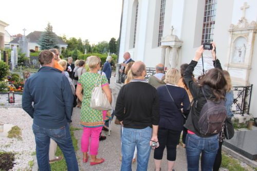 Friedhofsführung in St. Ruprecht. (© Foto: Stadtpastoral)