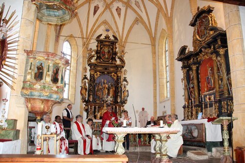 Gemeinsamer Gottesdienst in Athanas (C) Brigitte Weber