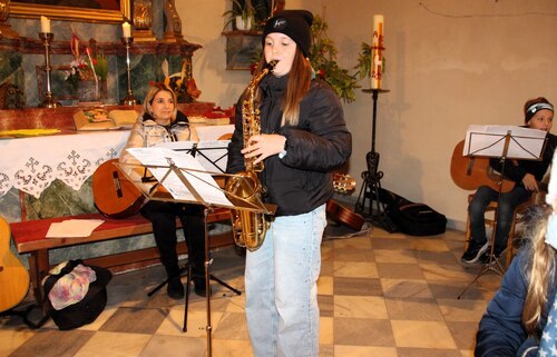 Anna am Saxophon (C) Anna-Maria Ramsbacher