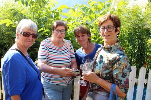 Miteinander im Gespräch (C) Brigitte Weber Miteinander im Gespräch (C) Brigitte Weber