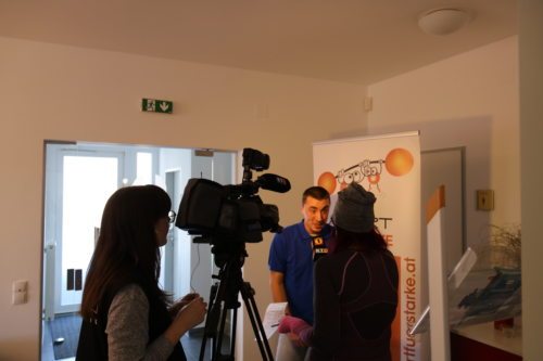 DSG Sportler Kandutsch beim Interview (