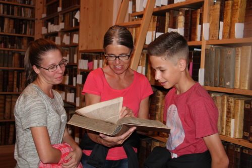 In der Klosterbibliothek der Kapuziner gab es einiges zu entdecken (Stadtpastoral).