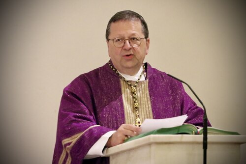 Alt-Abt Renner bei seiner Predigt (Foto: PAss Peter Artl)