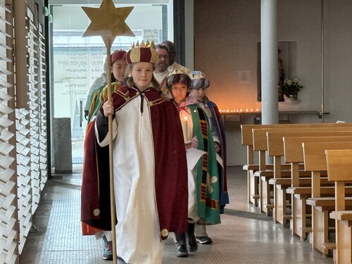 Ohne die Unterstützung von Kindern und Jugendlichen gebe es keine Sternsingeraktion - Danke! (Foto: PAss. Peter Artl)