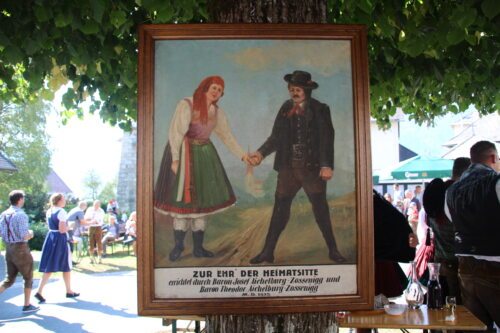 Kirchtag in St. Stefan 2018 – „Trachtenpärchen in Gailtaler Tracht“, Bild aus dem Jahre 1925. (Foto: PSt).