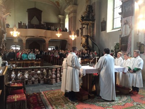 Sehr viel wurde den Gottesdienstbesuchern zu Ostern in Kirchbach geboten (© Foto: Wilfried Buchacher )
