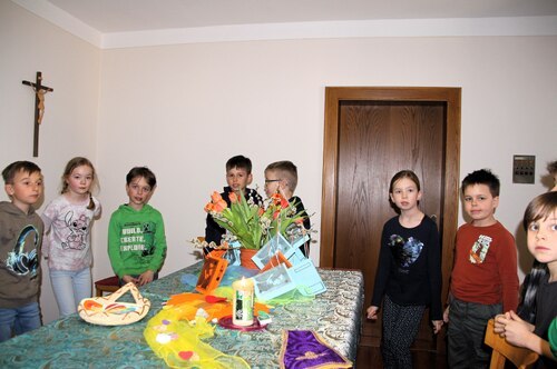 Kinder im Beichtzimmer (C) Brigitte Weber