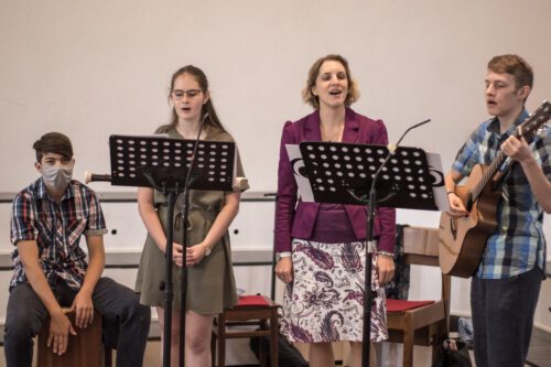 Musikalisch umrahmt wurde der Gottesdienst von der Familienmusik Simonitt und Lydia Biedermann