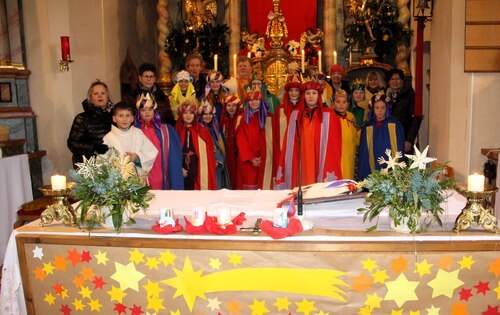 Gruppenbild nach dem Gottesdienst (C) Brigitte Weber