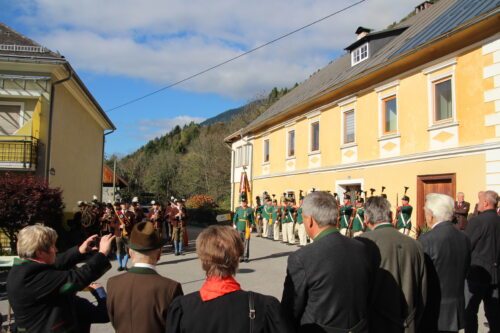 Nach dem Gottesdienst (C) Brigitte Weber