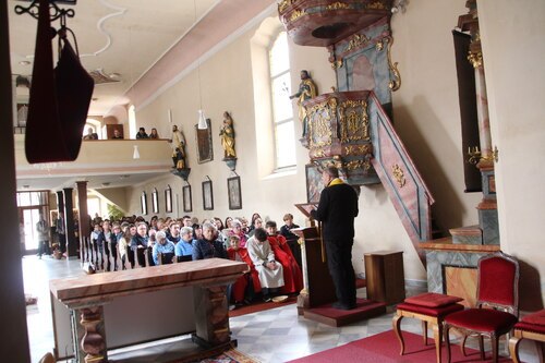 Blick in die Kirche (C) Brigitte Weber