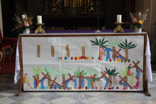 “Altarbild“ der Kinder (C) Brigitte Weber “Altarbild“ der Kinder (C) Brigitte Weber
