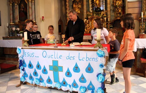 Das Läuten üben (C) Brigitte Weber