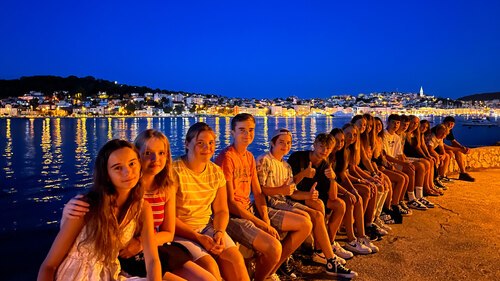 Unsere Jugendlichen vor Mali Lošinj (Foto: G. Mischitz)