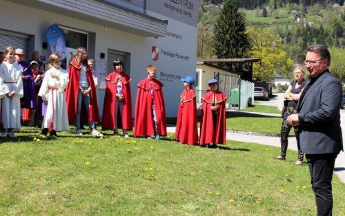 Begrüßung durch Bürgermeister Tschabitscher (C) Brigitte Weber