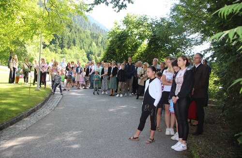 Halt beim Altar (C) Elisabeth Oberheinricher